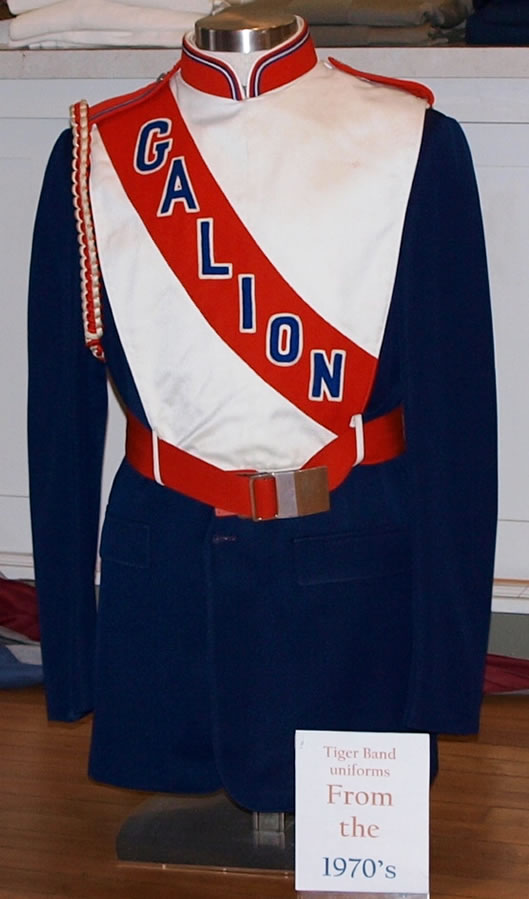 1970s_uniform.jpg